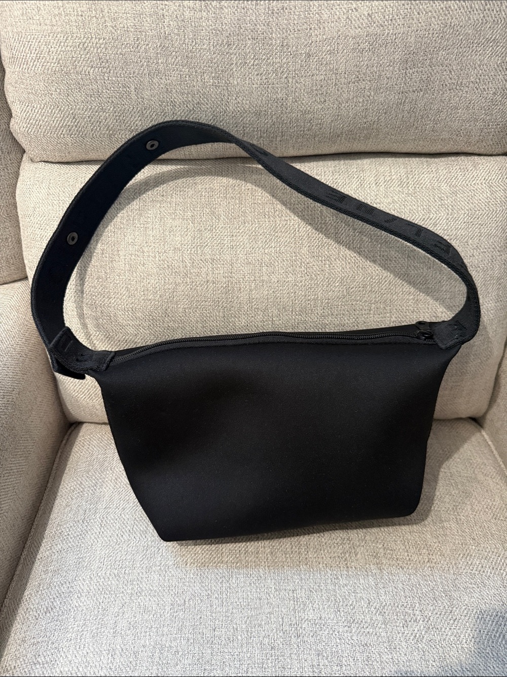 Black Women’s Shoulder Bag - Offline Aerie Minimalist Design